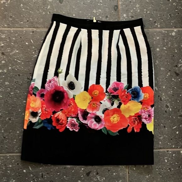 Tina Trunk Stripped floral mini skirt Xs - Picture 1 of 6